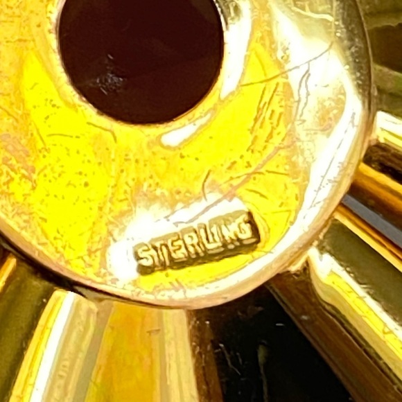 Vintage Gold Vermeil Ruffle Brooch Sterling Silver Princess Cut Garnet Glass Pin - Picture 10 of 11